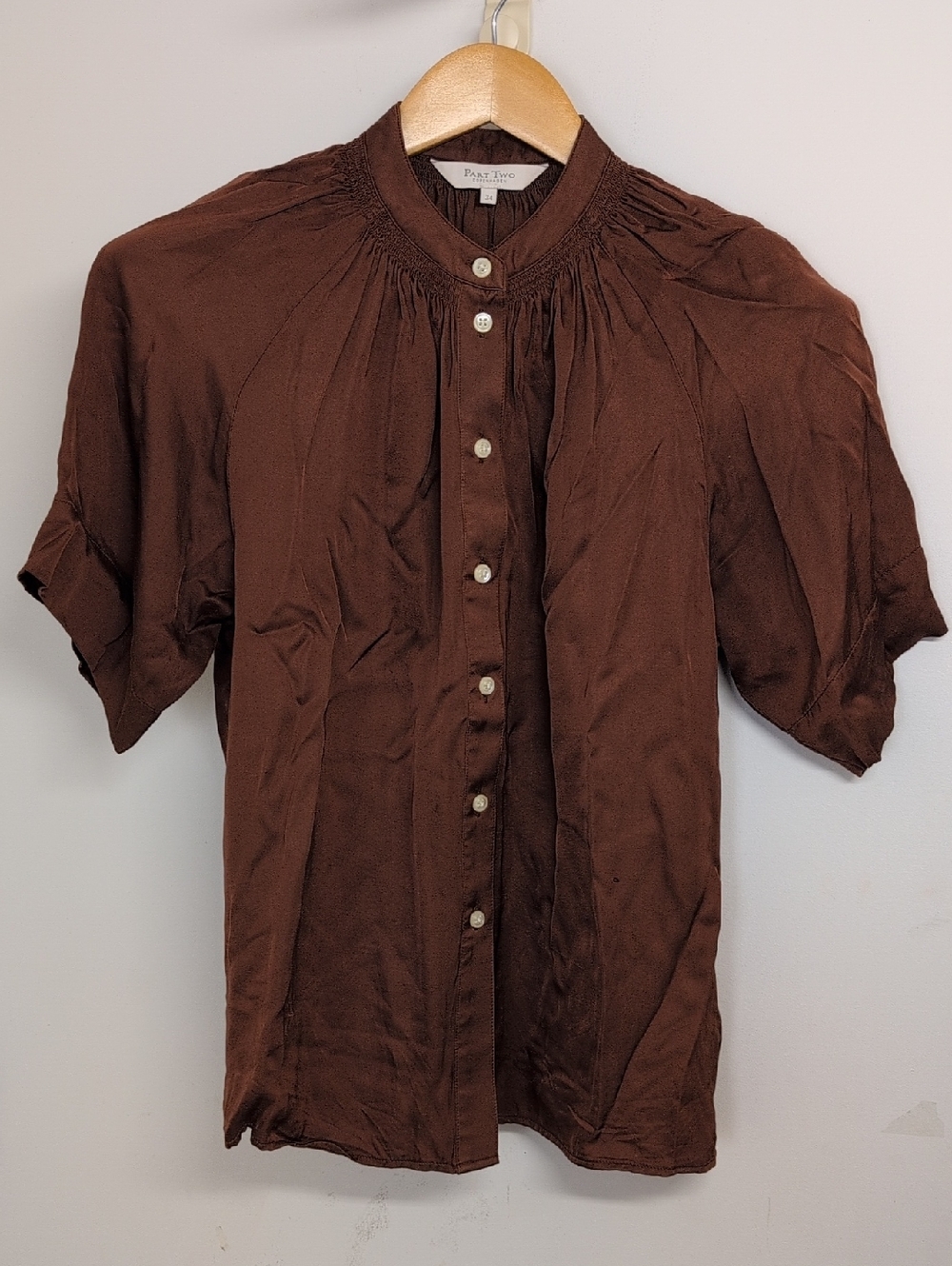 PART TWO COPENHAGEN BROWN SATIN BLOUSE SIZE 34 ELEGANT BUTTON FRONT TOP